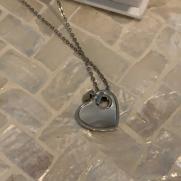 Heart necklace - Picture 2 of 3